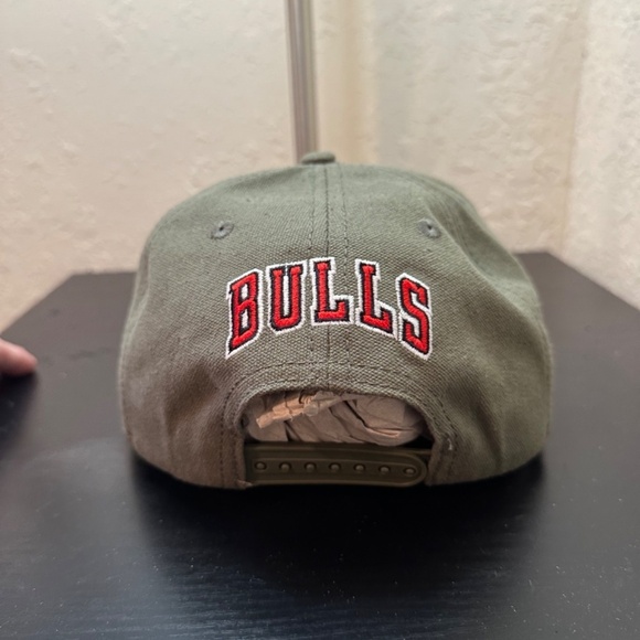 New With Tags Unisex Ultra Game Chicago Bulls Snapback Hat - Picture 3 of 8